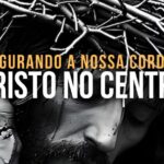 Cristo no Centro Segurando a Nossa Corda